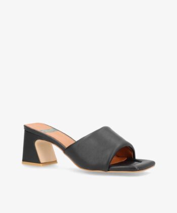 Phenumb essence sandal